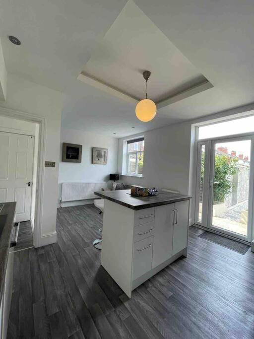 2 Bed Sleeps 6 Beach Retreat St Annes On Sea Vila Lytham St Annes Exterior foto